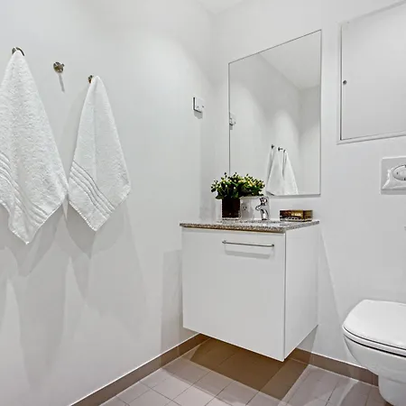 Modern 1-bedroom With A Balcony In Orestad *